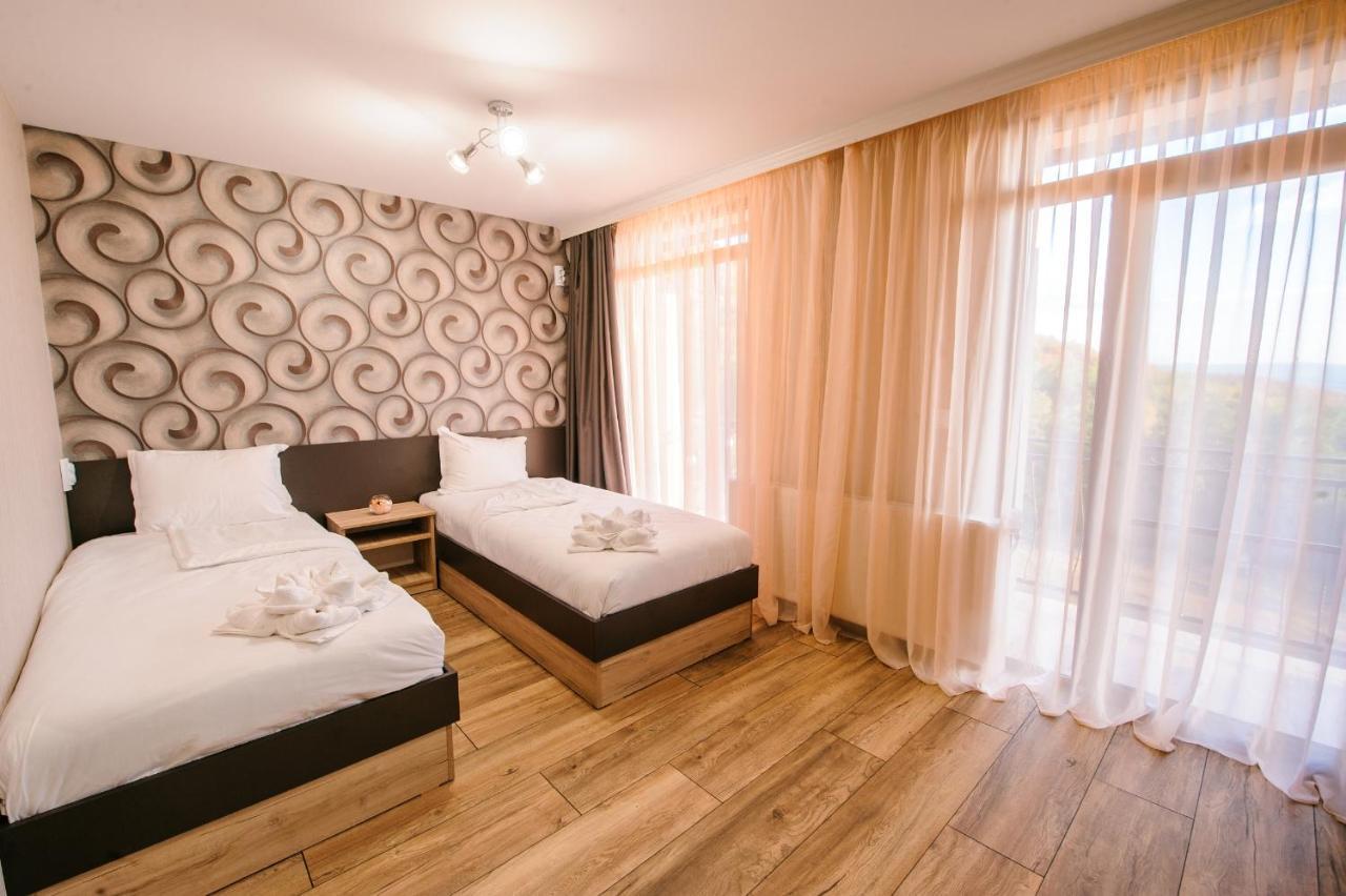 Пиргуля Hotel Miladinowzi Екстериор снимка